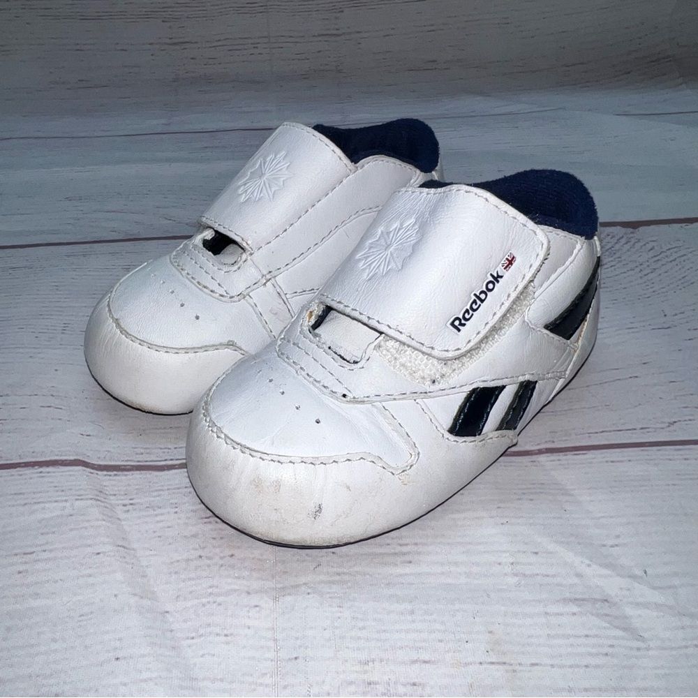Reebok Weebok Classic New Born shoes - Baby Size 3